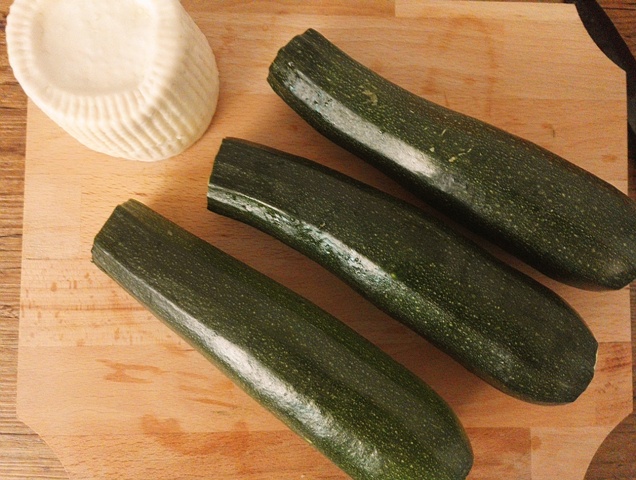 Budinca-de-zucchini-cu-branza-proaspata-de-capra