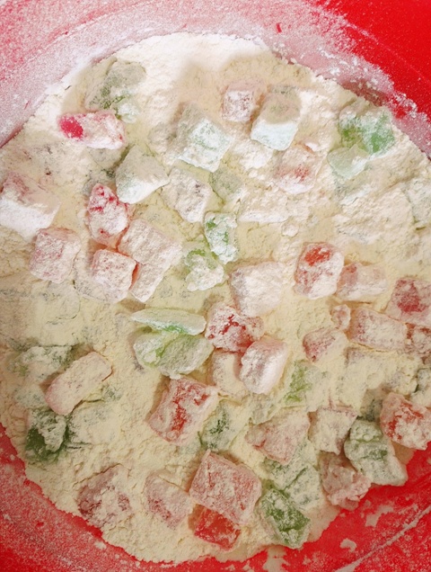 Chec pufos cu smantana si rahat